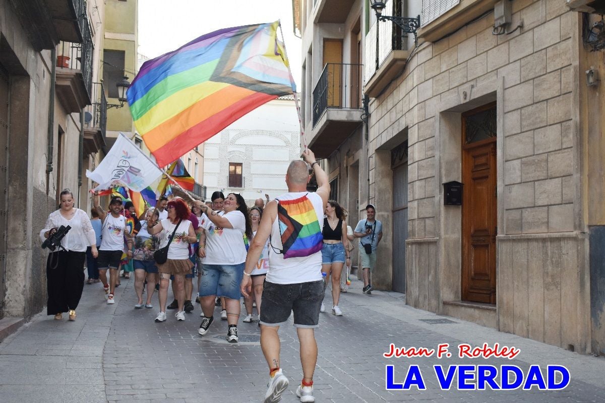 Imágenes de la concentración y lectura del manifiesto del Día del Orgullo LGTBI en Caravaca