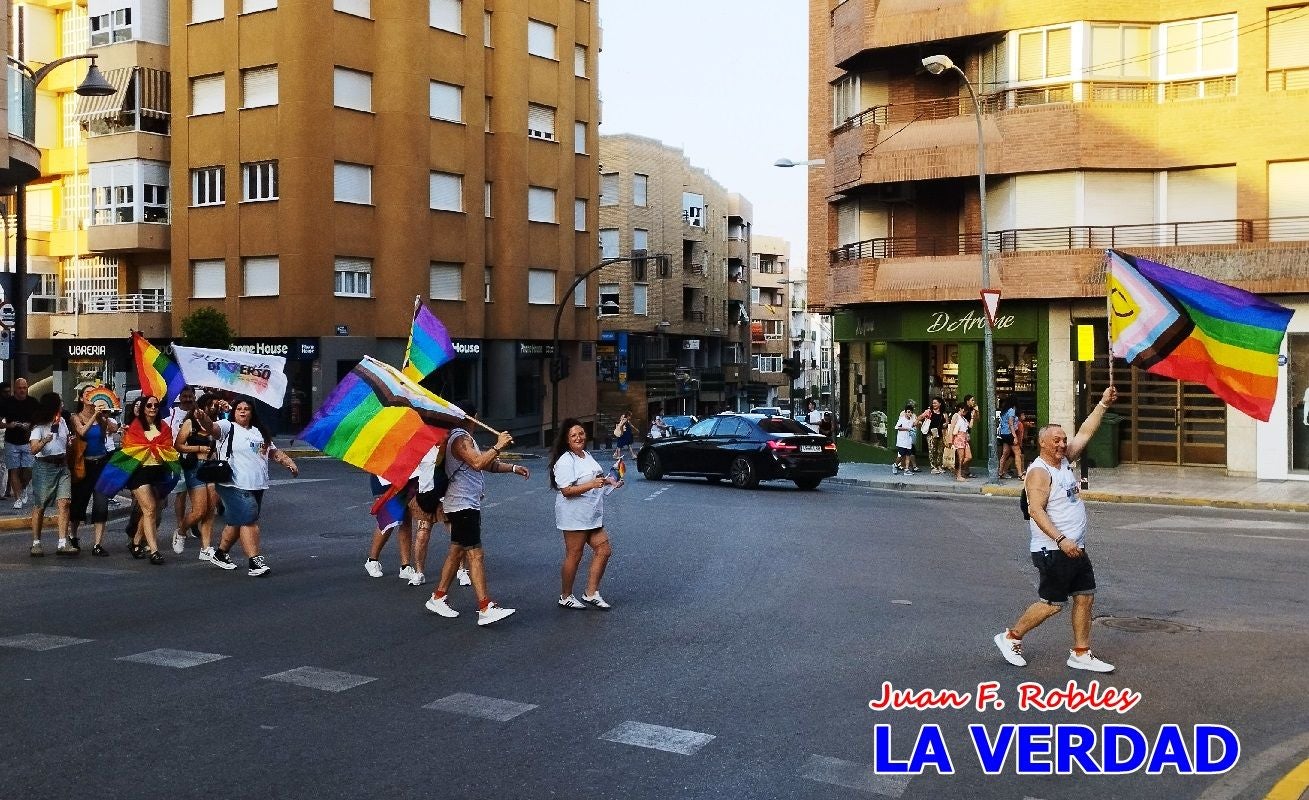 Imágenes de la concentración y lectura del manifiesto del Día del Orgullo LGTBI en Caravaca