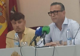 José Anastasio Fernández junto a su abogado defensor, Javier Meseguer, en una comparecencia celebrada este viernes en el Colegio de Abogados de Cartagena.