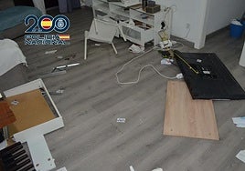 Estado en el que la Policía halló la vivienda en la que se produjo el tiroteo que acabó con la vida de la víctima.