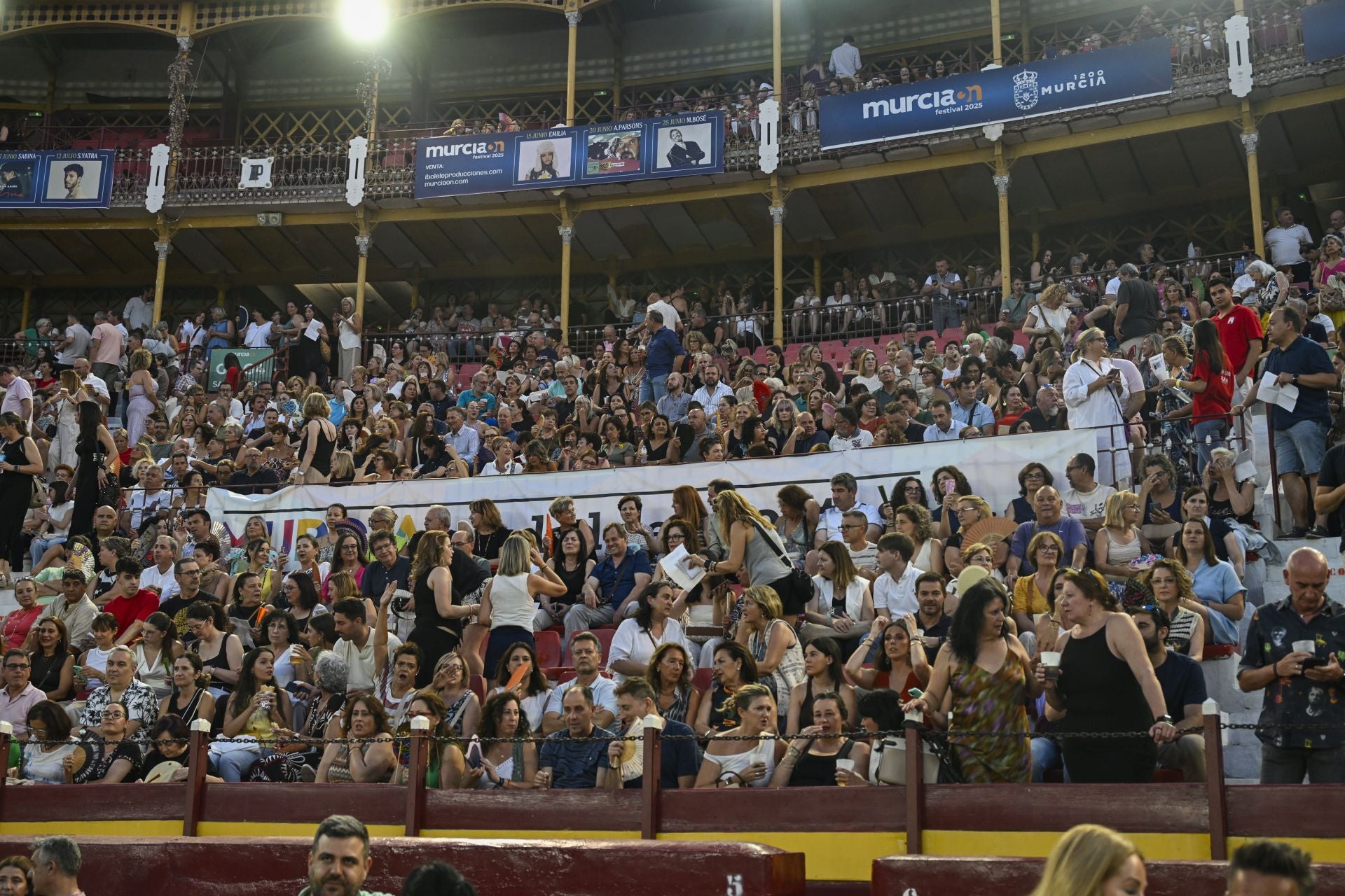 En imágenes, concierto de Miguel Bosé en la Plaza de Toros de Murcia