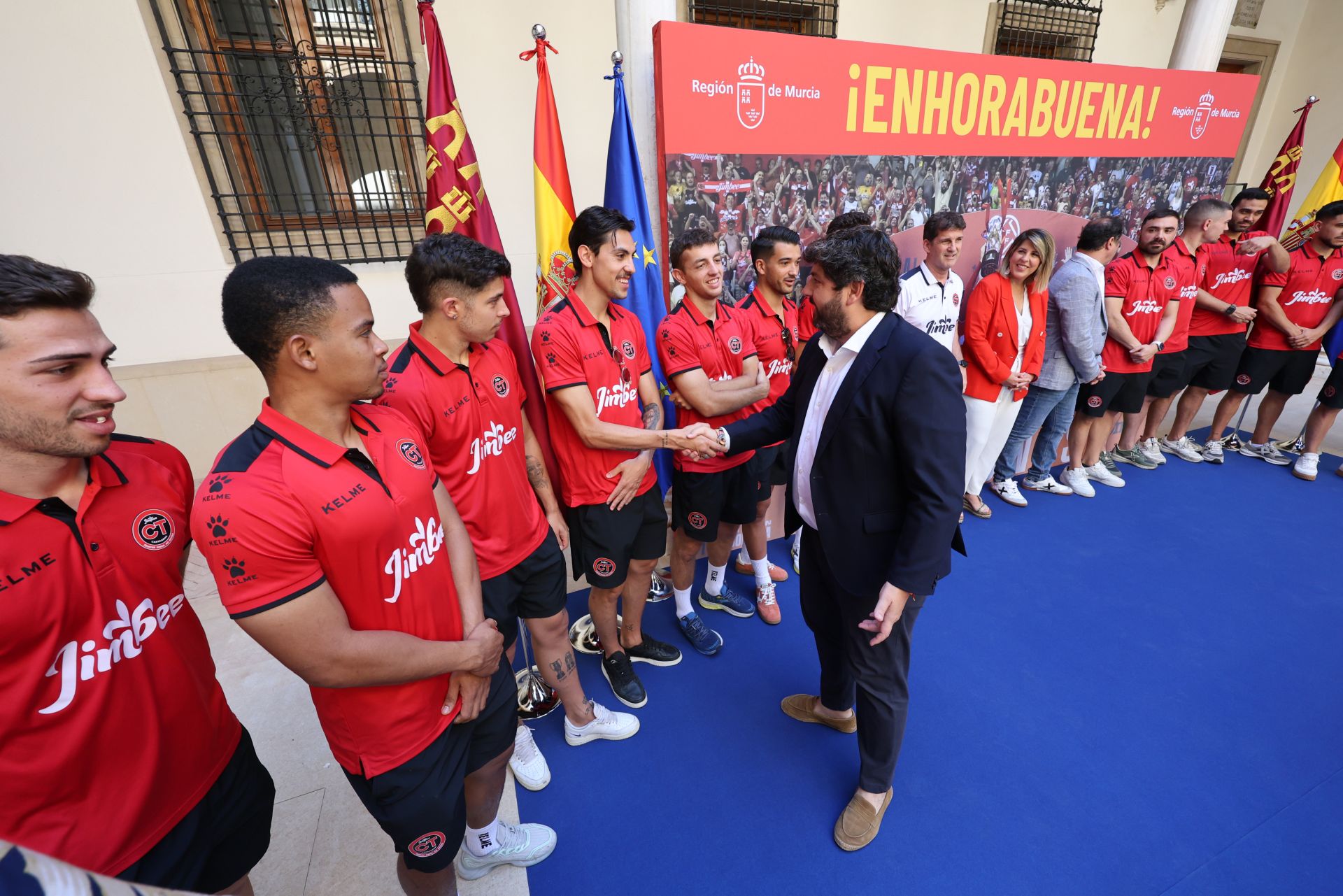 López Miras recibe al Jimbee por su título de liga