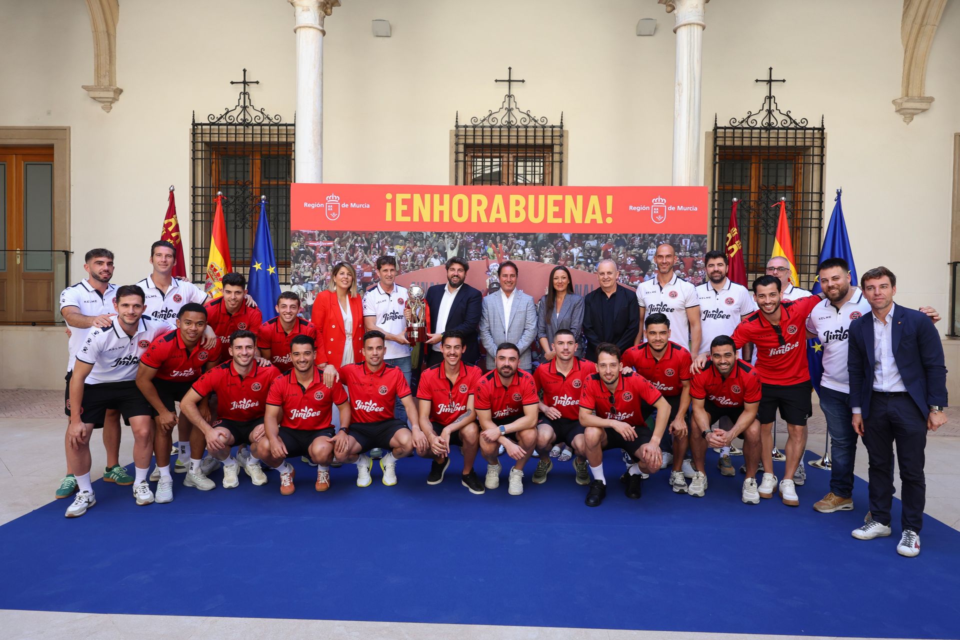 López Miras recibe al Jimbee por su título de liga