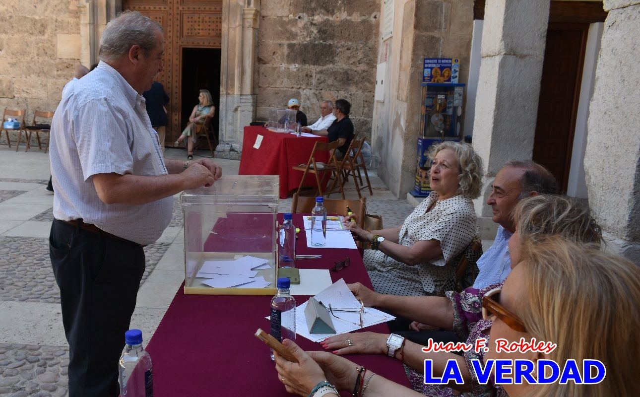 Imágenes de la elección de Jesús López Baquero como hermano mayor de la Vera Cruz de Caravaca