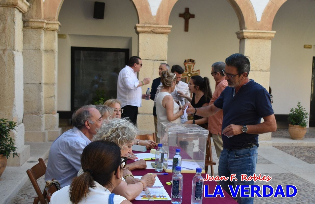 Imágenes de la elección de Jesús López Baquero como hermano mayor de la Vera Cruz de Caravaca