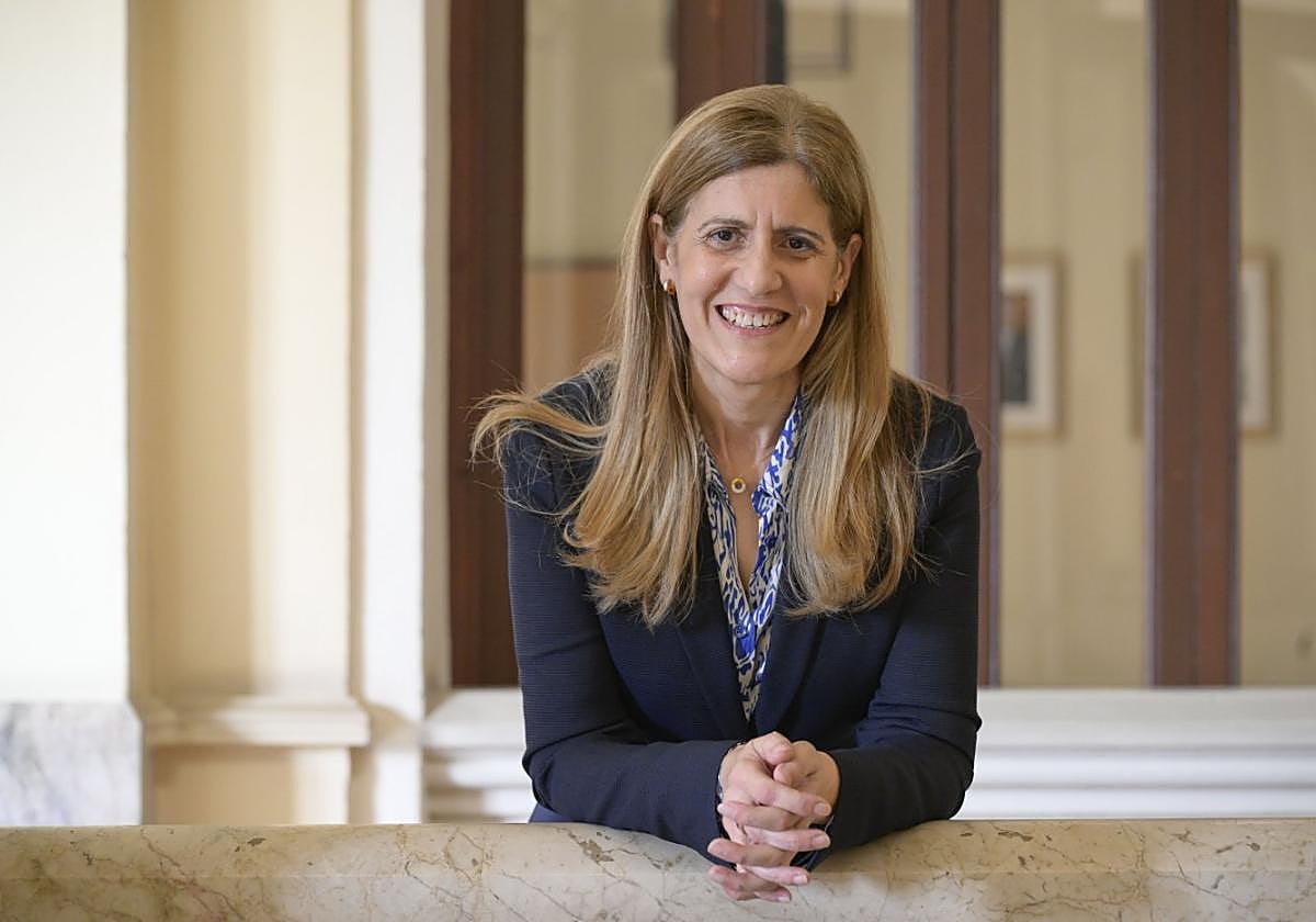 María Senena Corbalán, en el edificio de Convalencia de la Universidad de Murcia.