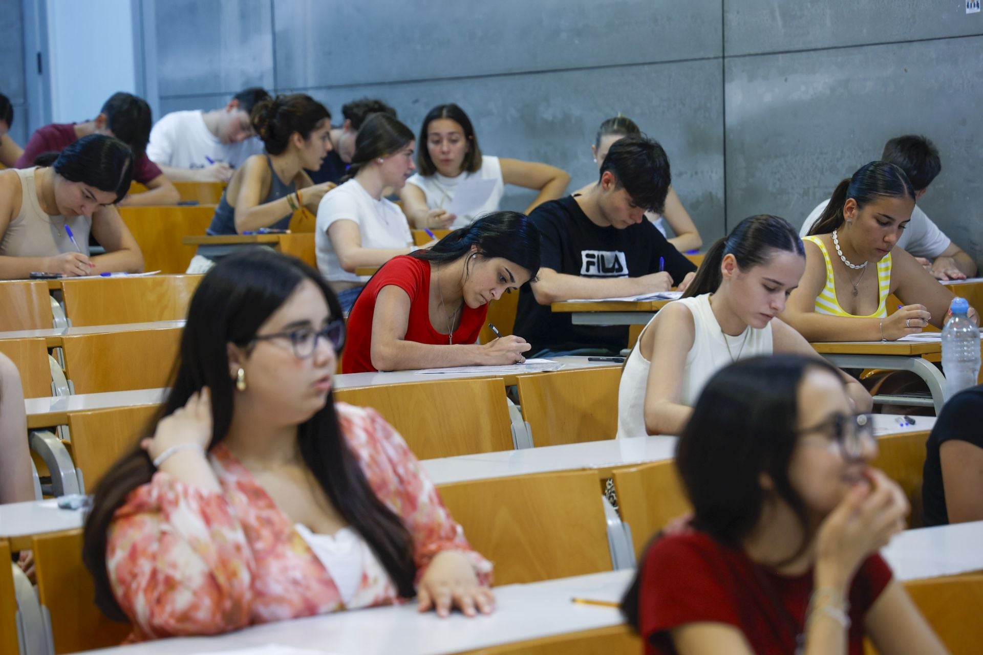 La convocatoria extraordinaria de la PAU, en imágenes