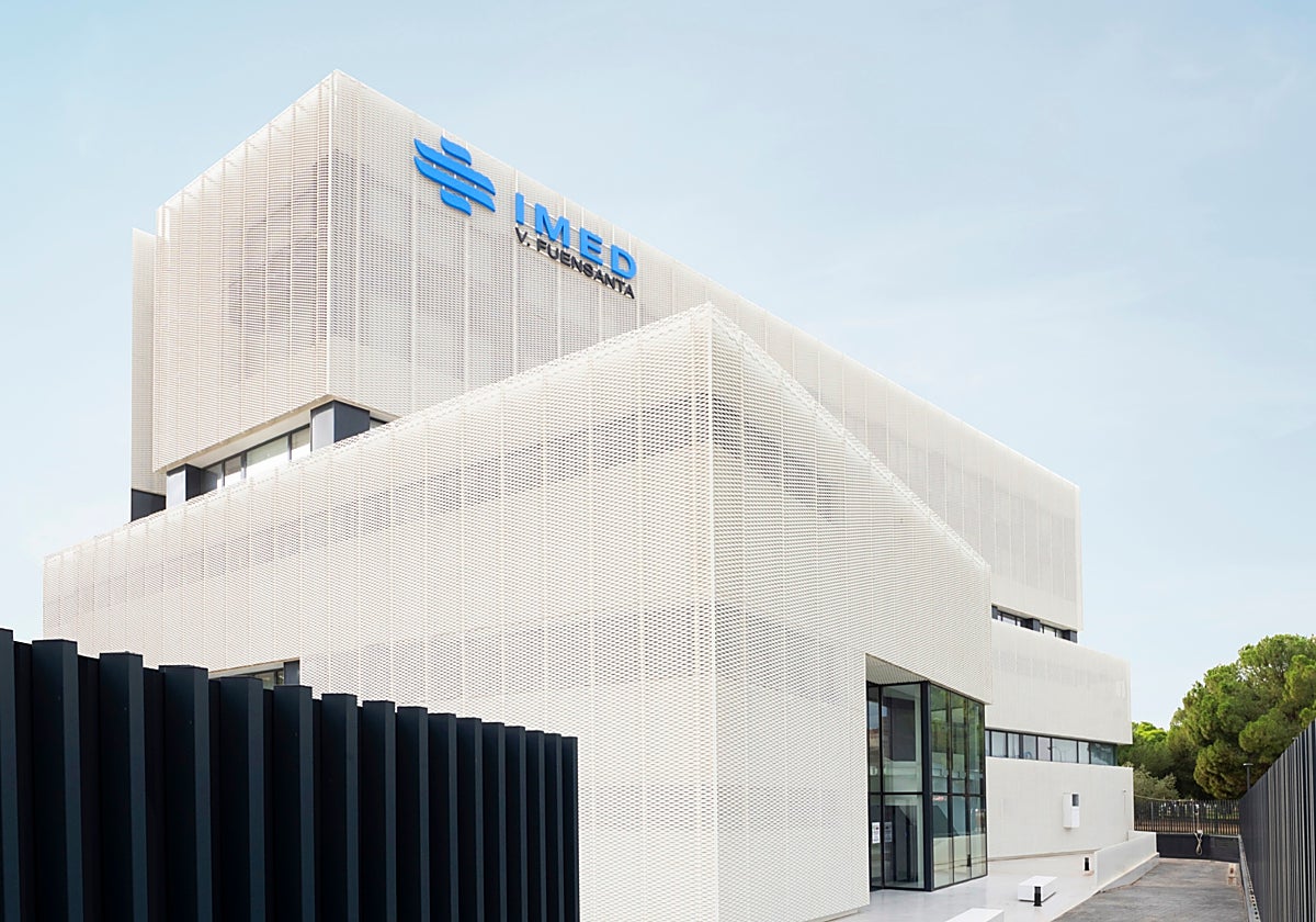 Fachada de IMED Virgen de la Fuensanta, en Murcia.