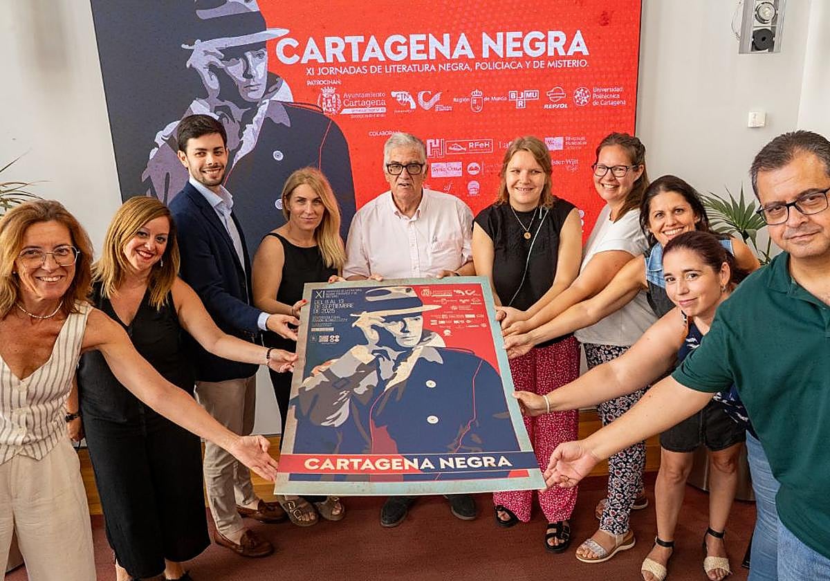 Participantes sosteniendo el cartel de Cartagena Negra.