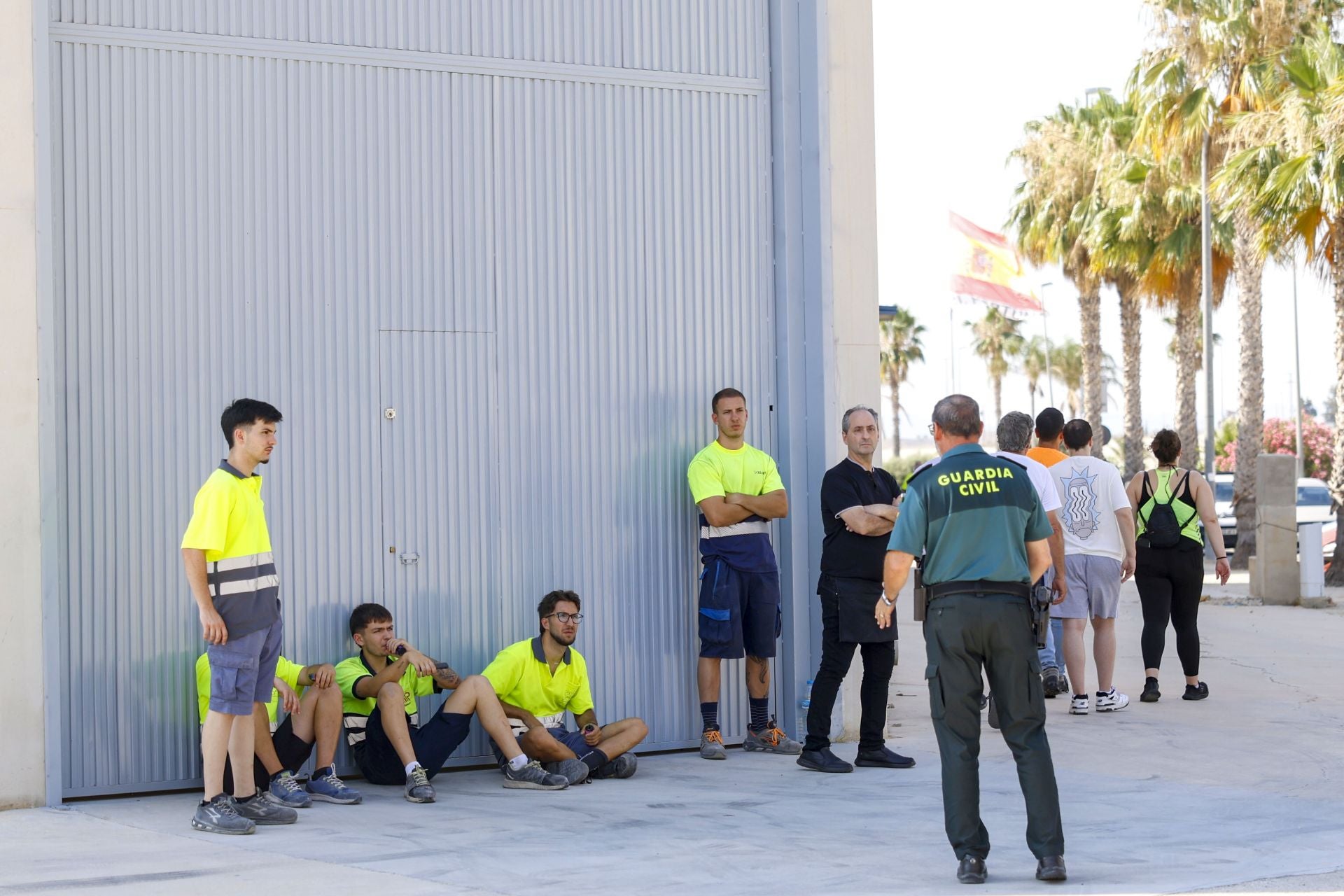 El incendio en una nave de reciclaje de Fortuna, en imágenes