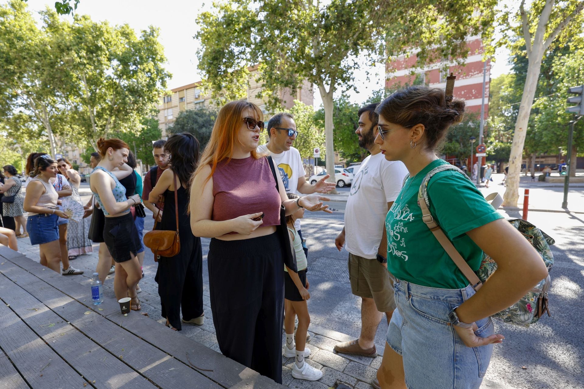 Las protestas de los opositores docentes a las puertas de la Consejería, en imágenes