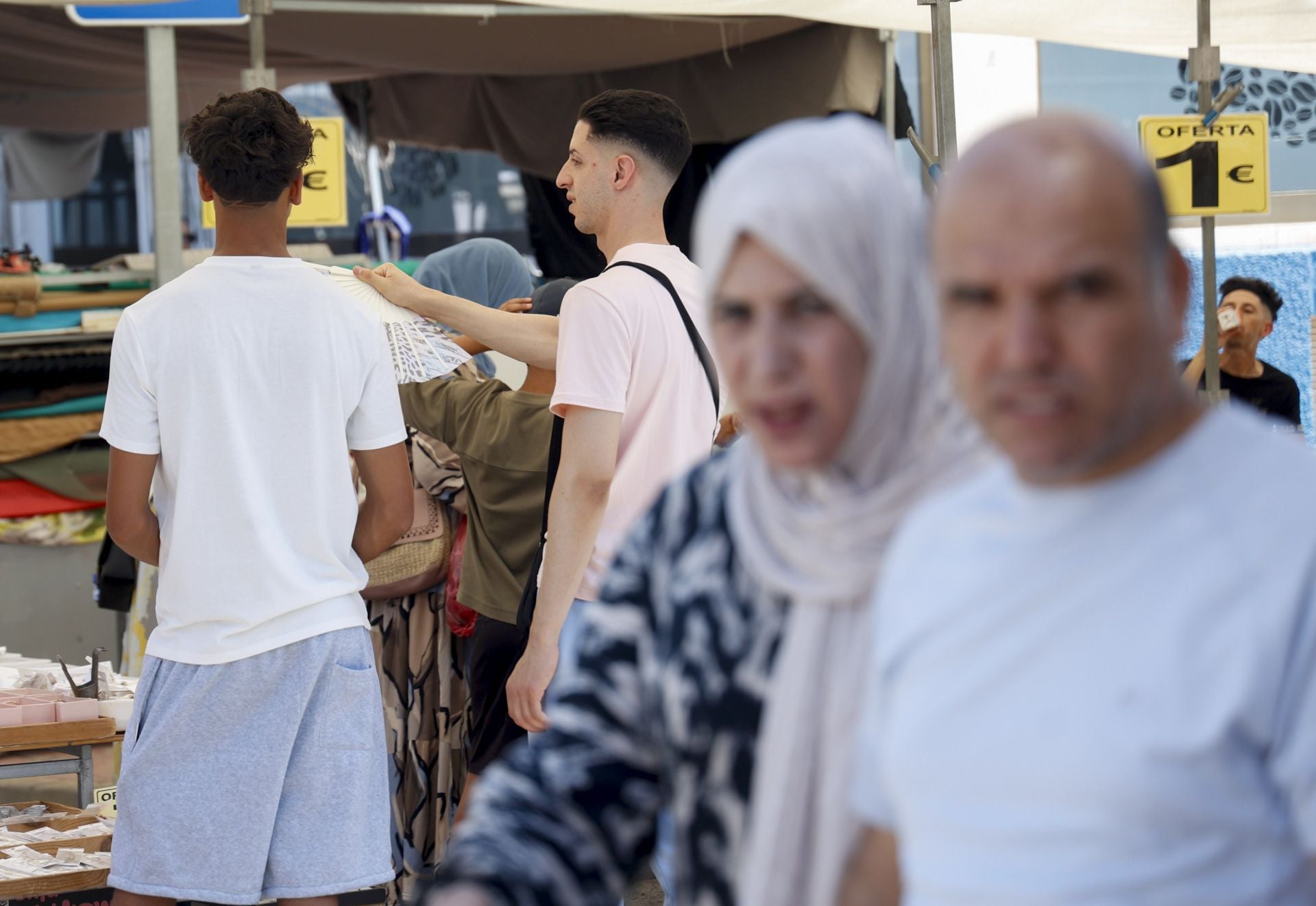 Calor en el mercado del Cénit de Cartagena, en imágenes