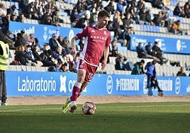El extremo Carlos Calderón, durante un partido en su etapa en la Cultural Leonesa.