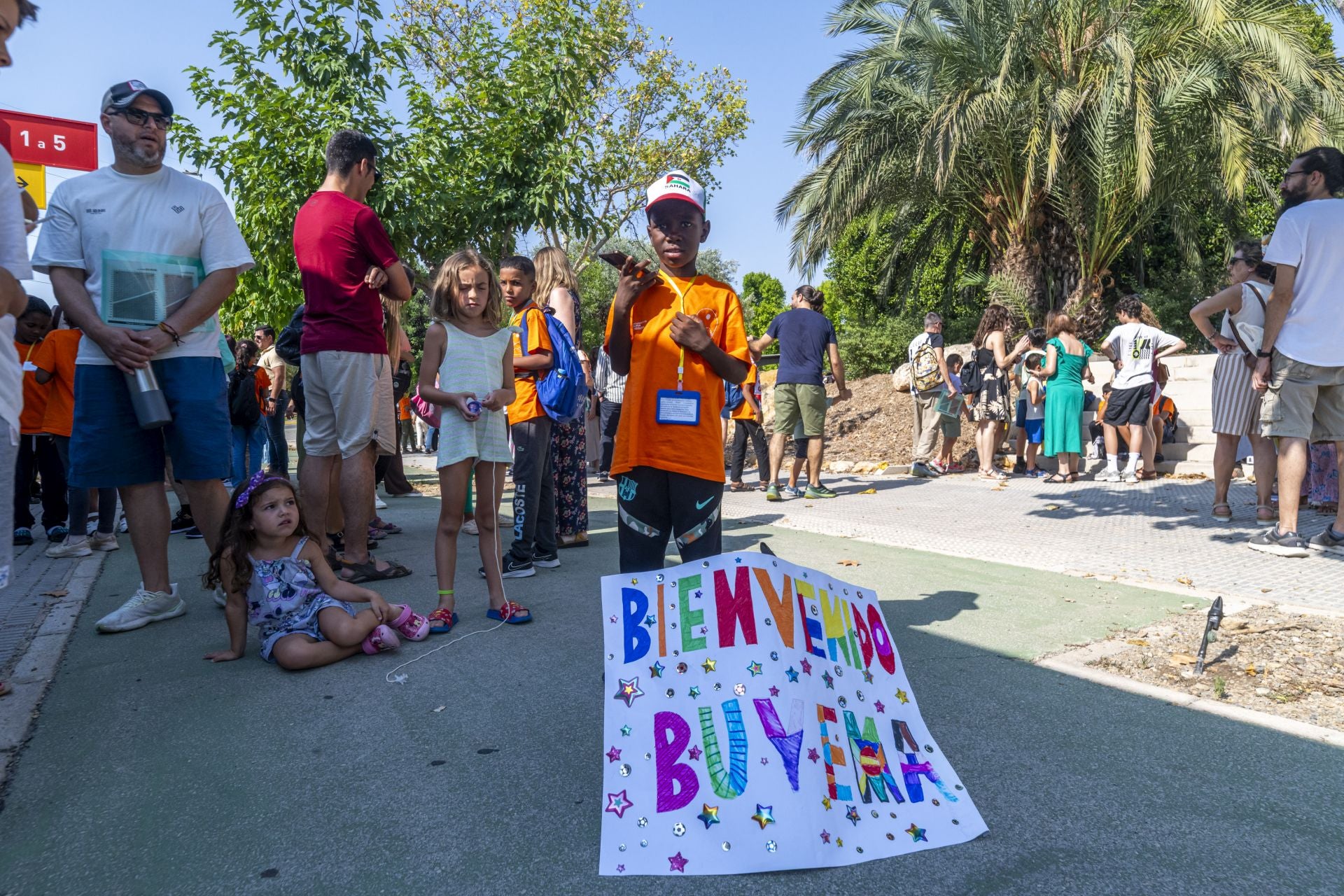 La recepción de los 50 niños saharuis en Murcia, en imágenes