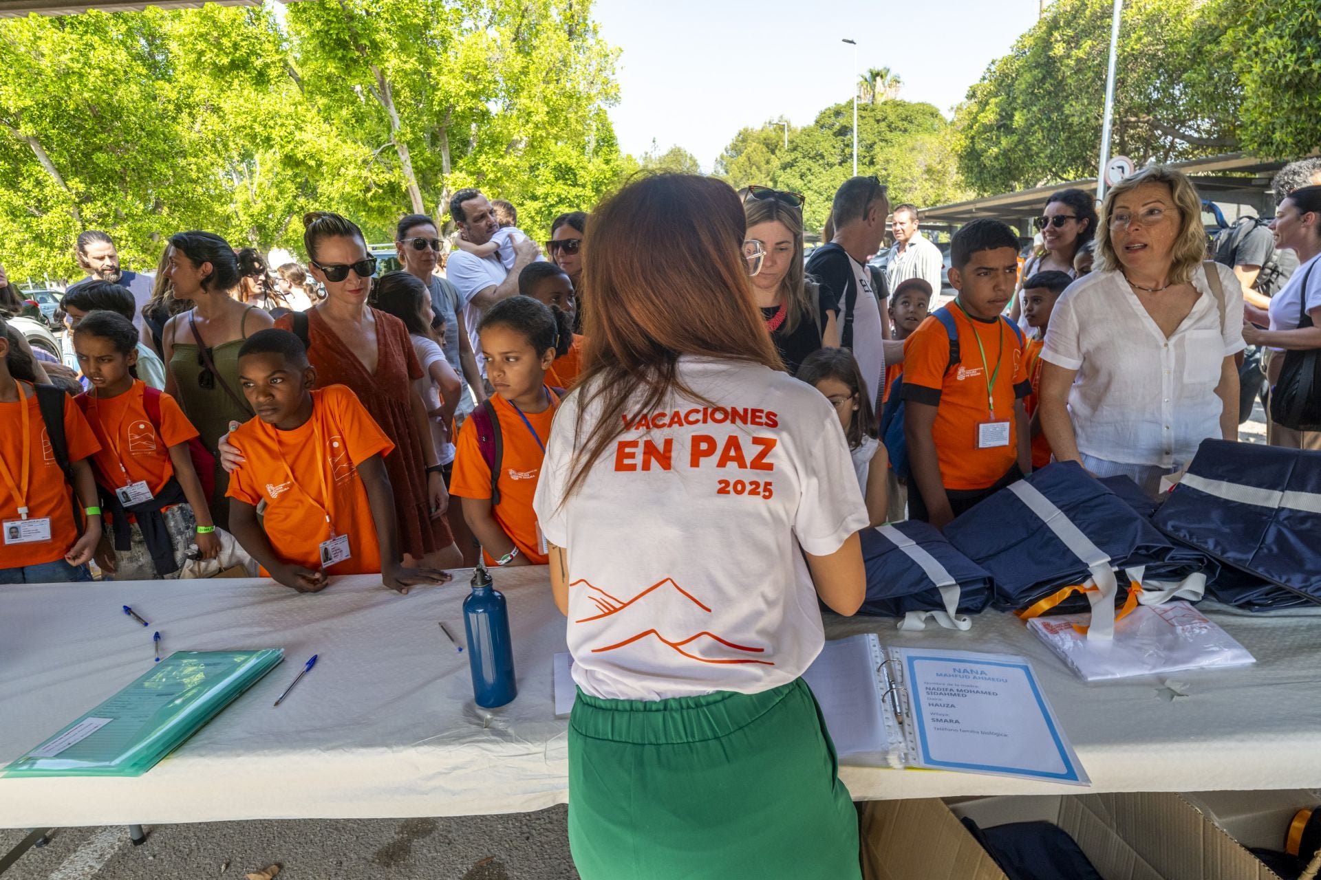 La recepción de los 50 niños saharuis en Murcia, en imágenes