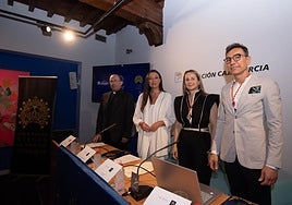 David Martínez, Carmen Conesa, Alicia del Amor y Tomás Noguerol, ayer, tras la presentación.