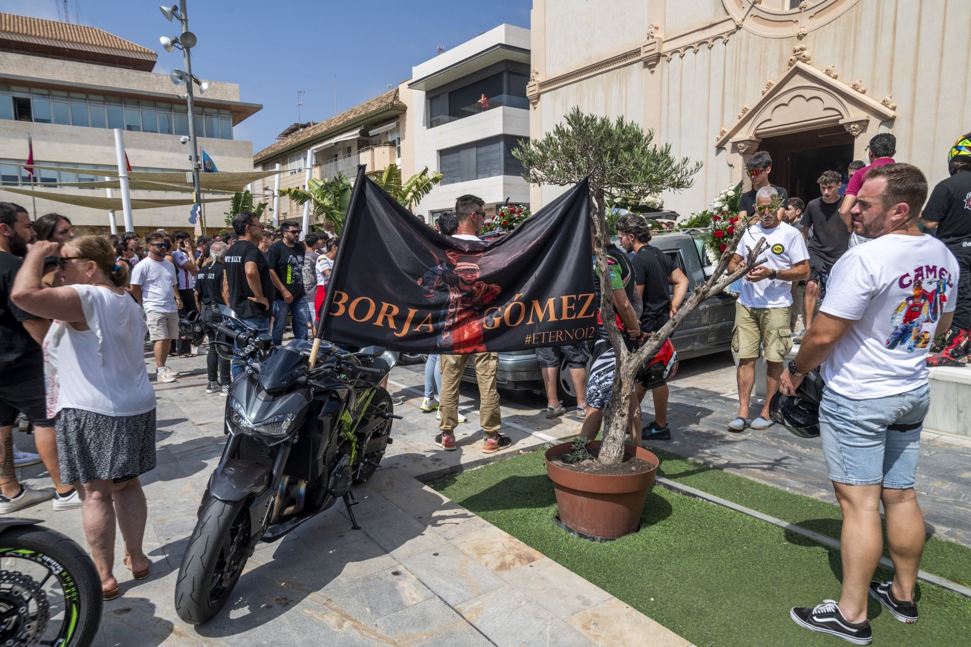 El último adiós de San Javier al piloto Borja Gómez, en imágenes