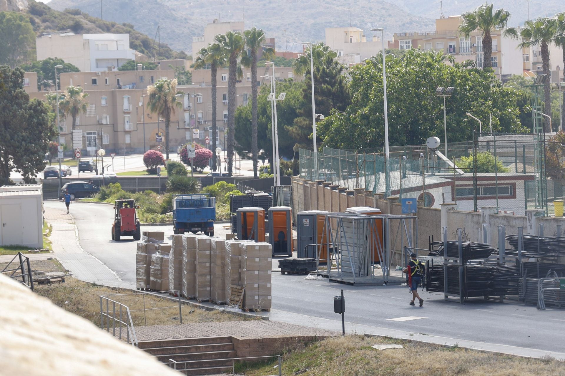Desmontaje del recinto de fiestas en el Batel de Cartagena