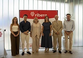 Autoridades y representantes sector salud Región de Murcia en la nueva clínica.