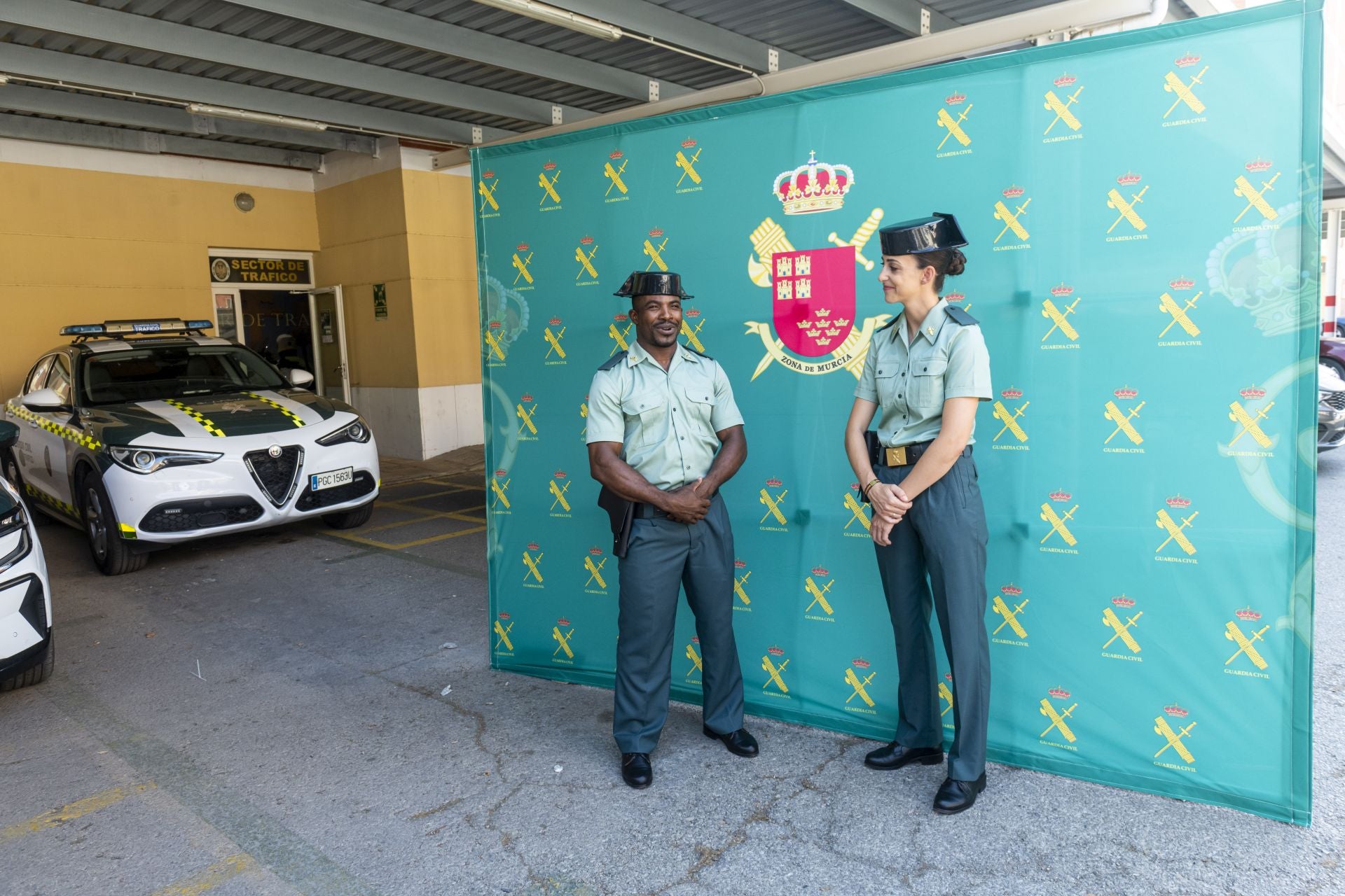La presentación como guardia civil del camerunés Jean Paul, en imágenes