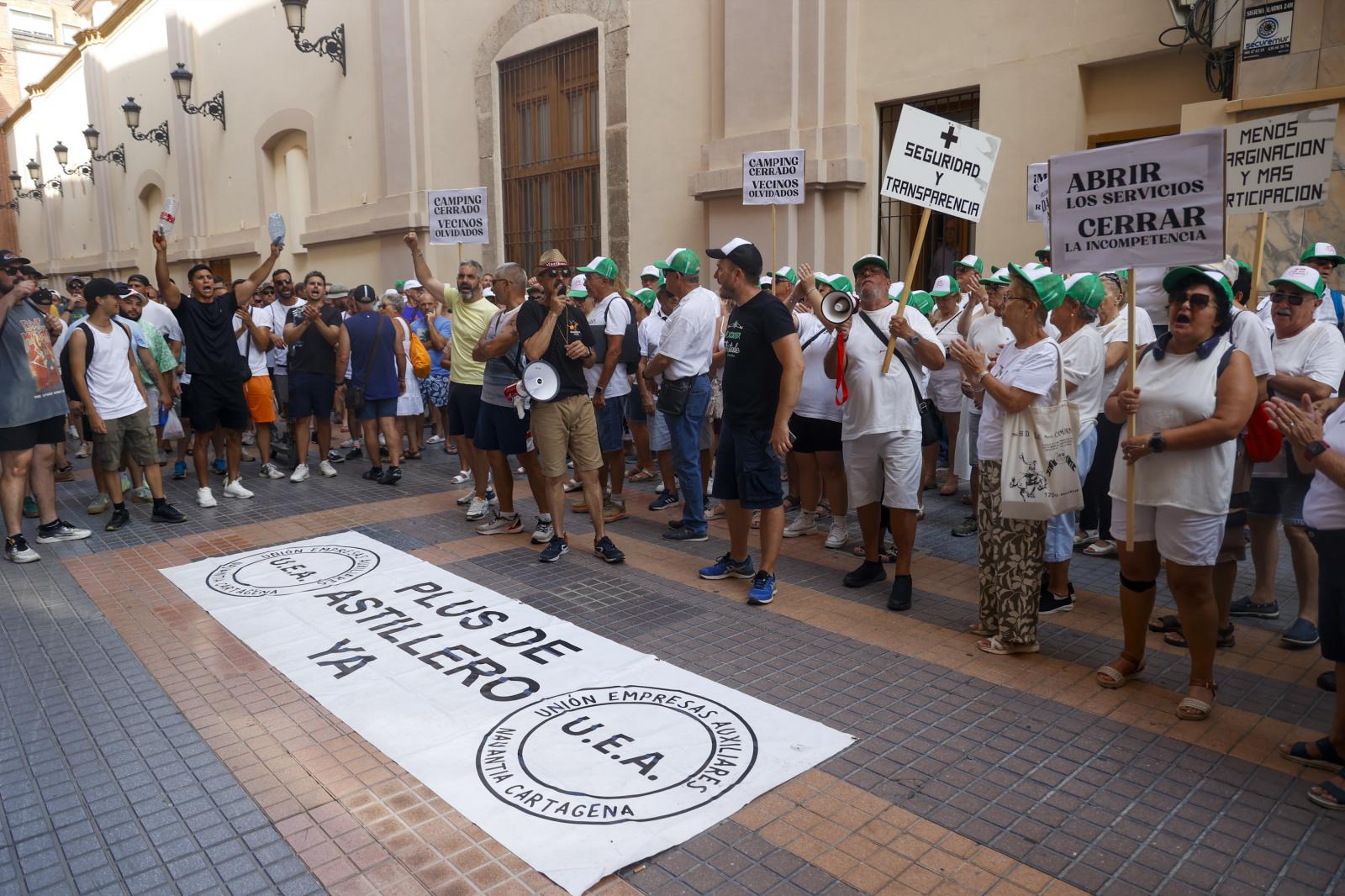La protesta de los vecinos de Villas Caravaning, en imágenes