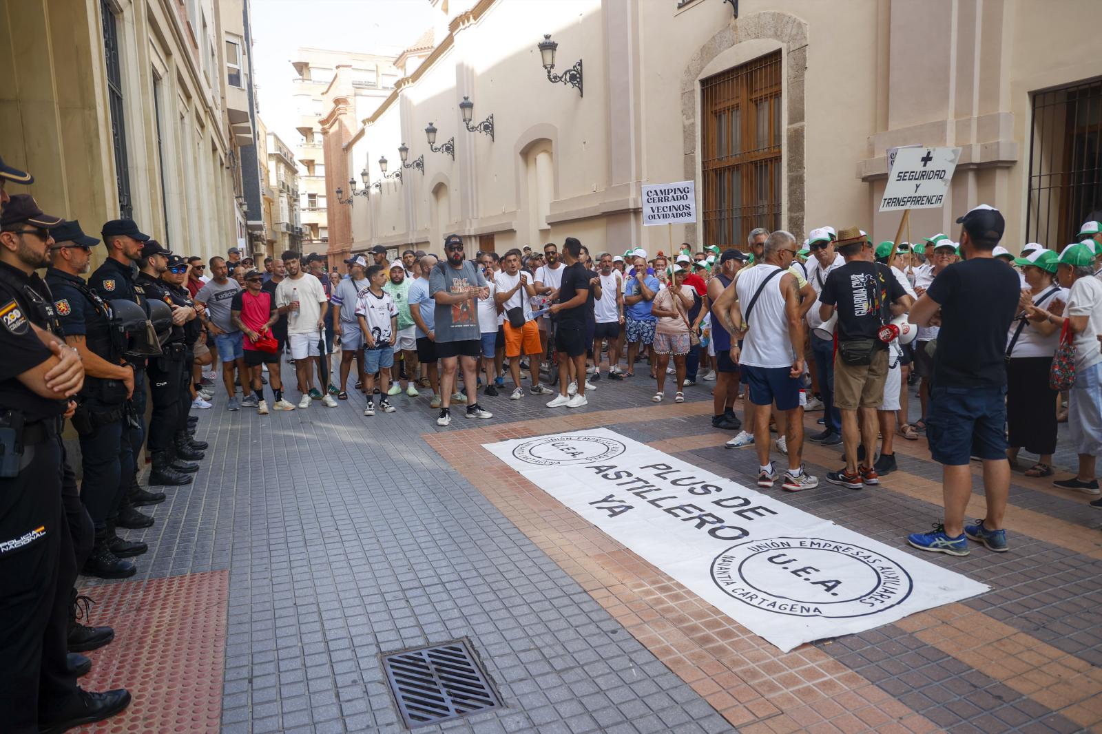 La protesta de los vecinos de Villas Caravaning, en imágenes