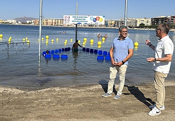 Zona de baño en la playa de la Colonia para personas con movilidad reducida.