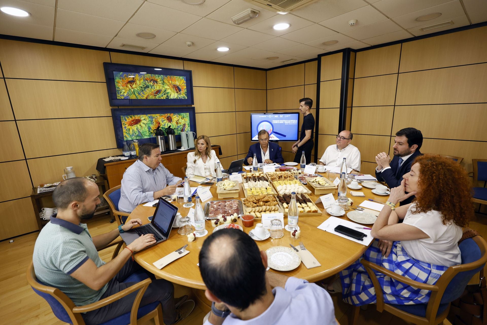 Desayuno informativo &#039;Necesidades formativas de las empresas de la Región de Murcia-Formación in Company&#039;, en imágenes