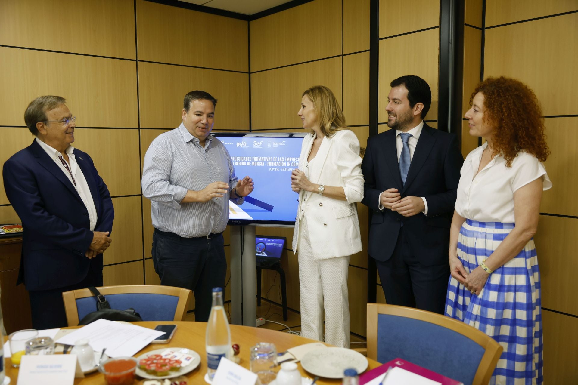 Desayuno informativo &#039;Necesidades formativas de las empresas de la Región de Murcia-Formación in Company&#039;, en imágenes