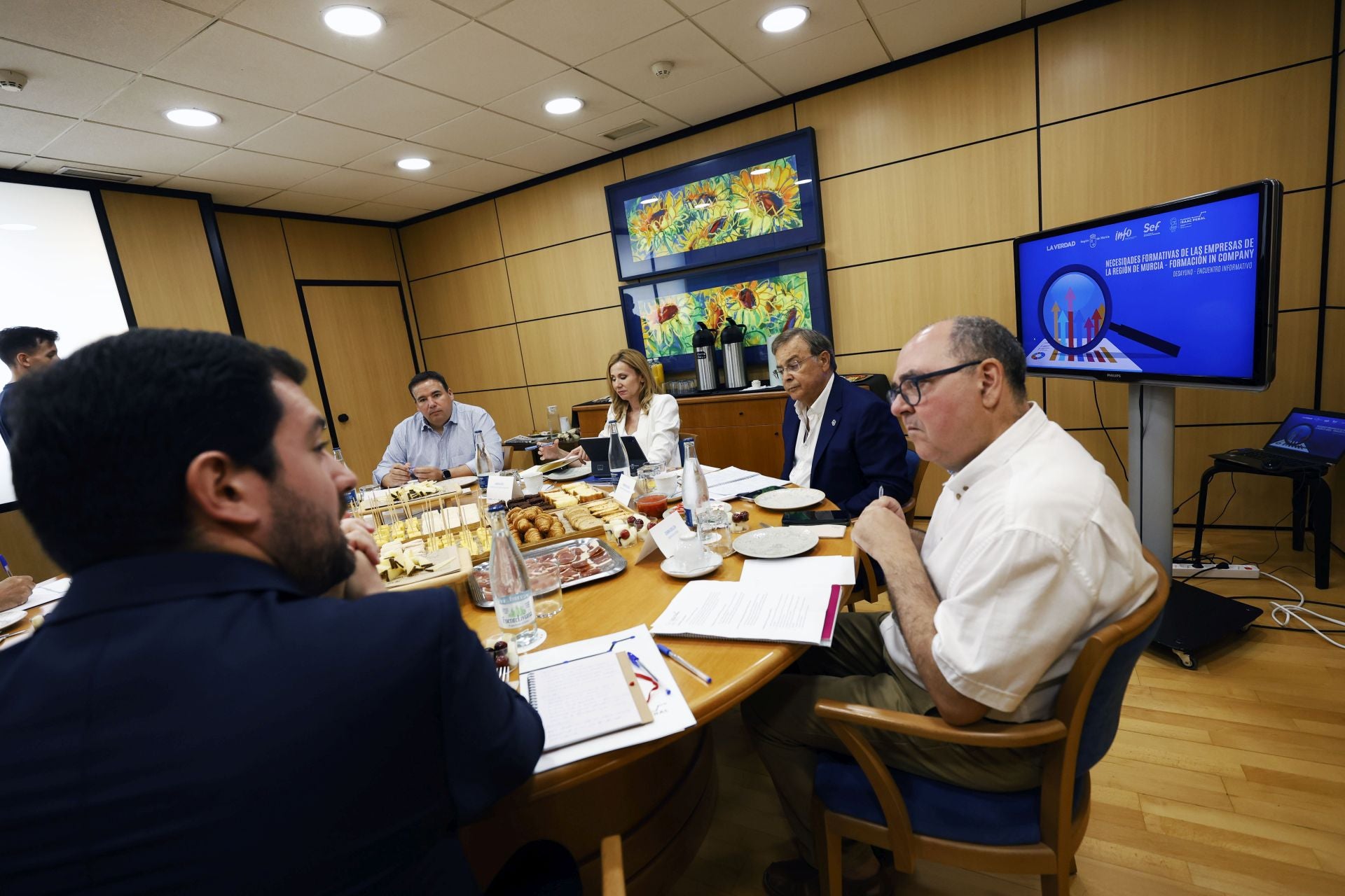 Desayuno informativo &#039;Necesidades formativas de las empresas de la Región de Murcia-Formación in Company&#039;, en imágenes