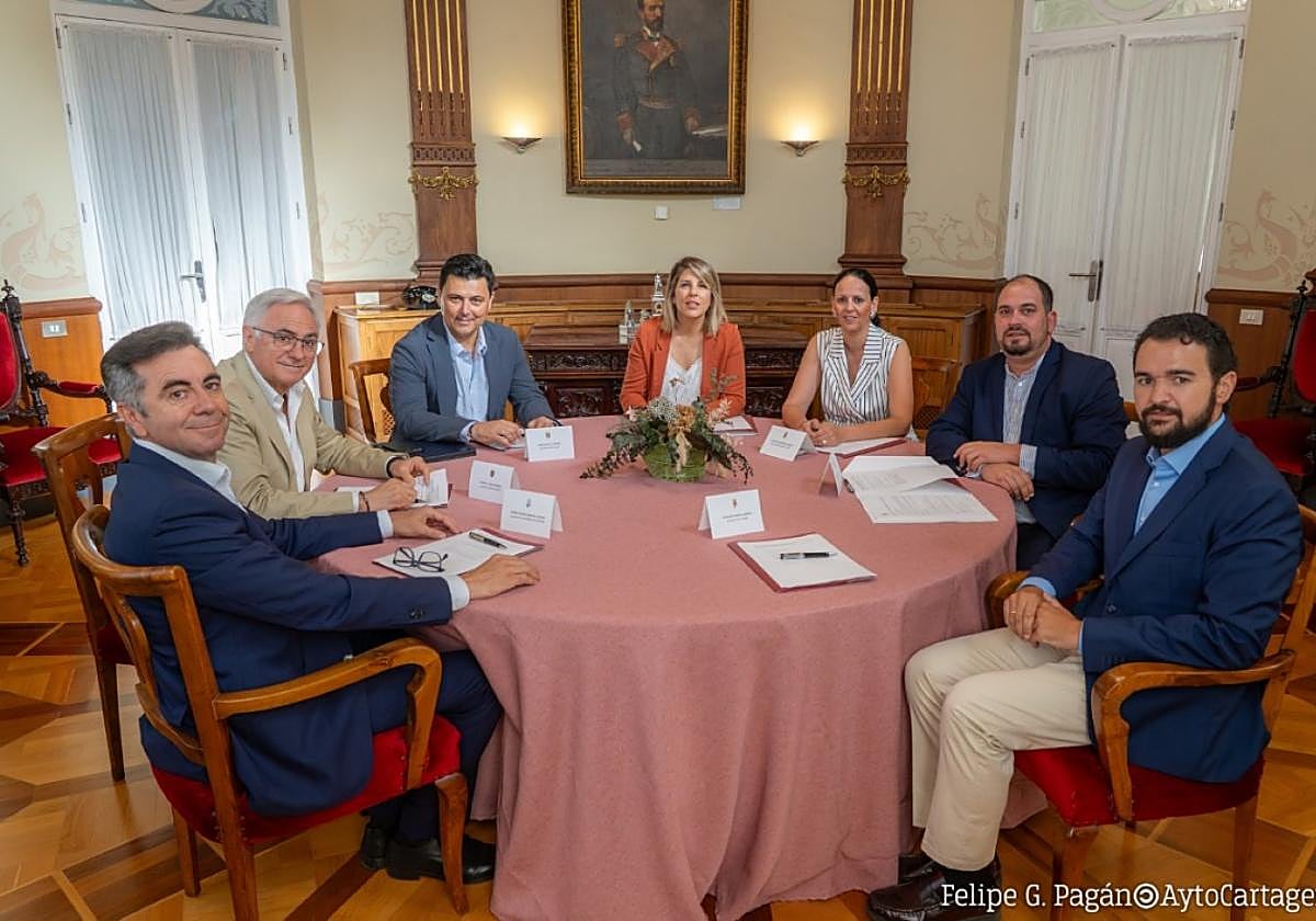 Los alcaldes de la comarca, reunidos este jueves en el Palacio Consistorial de Cartagena.