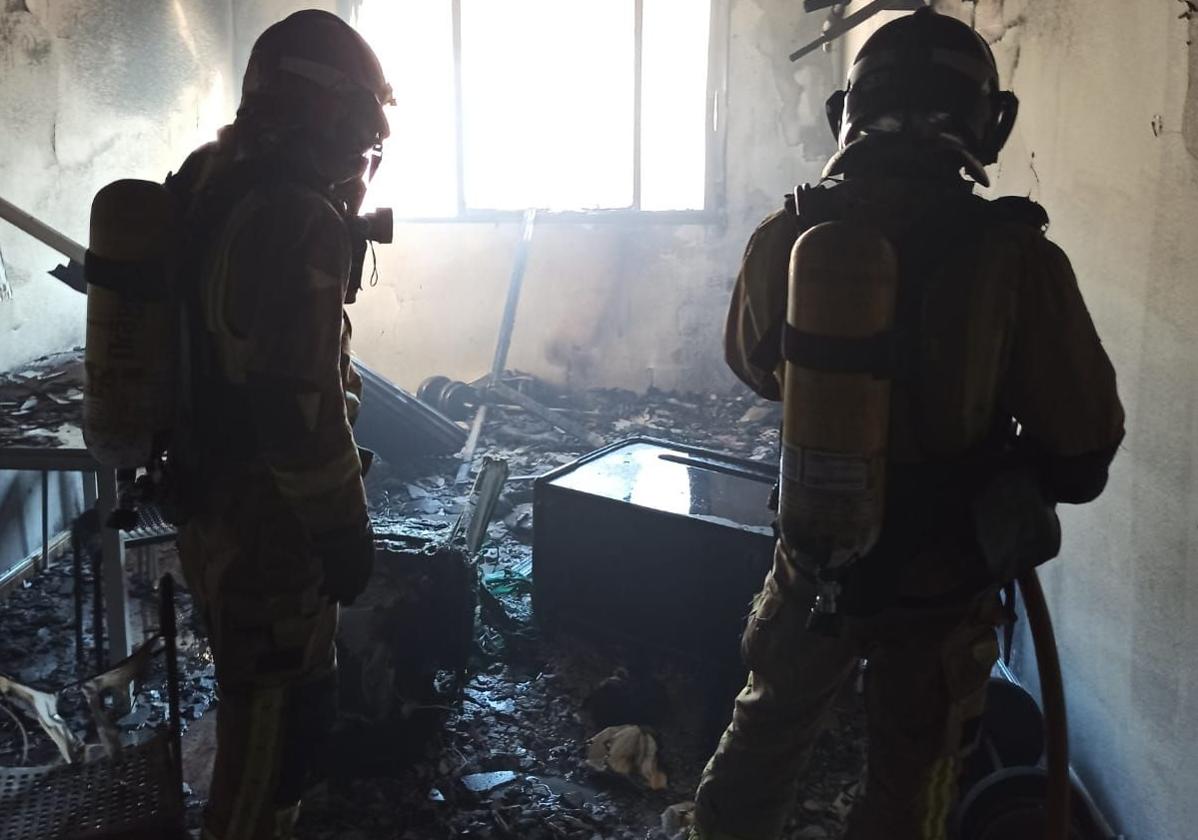 Estado de la vivienda tras el incendio.