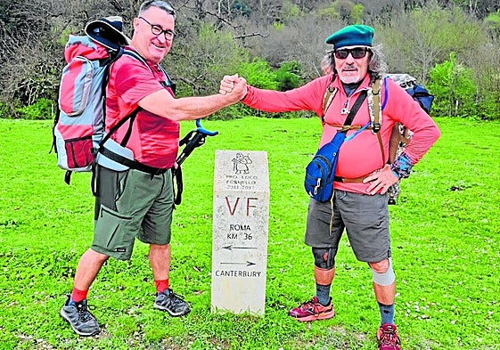 Víctor Martínez y Beppino Maieron, durante el recorrido que hicieron por Italia.
