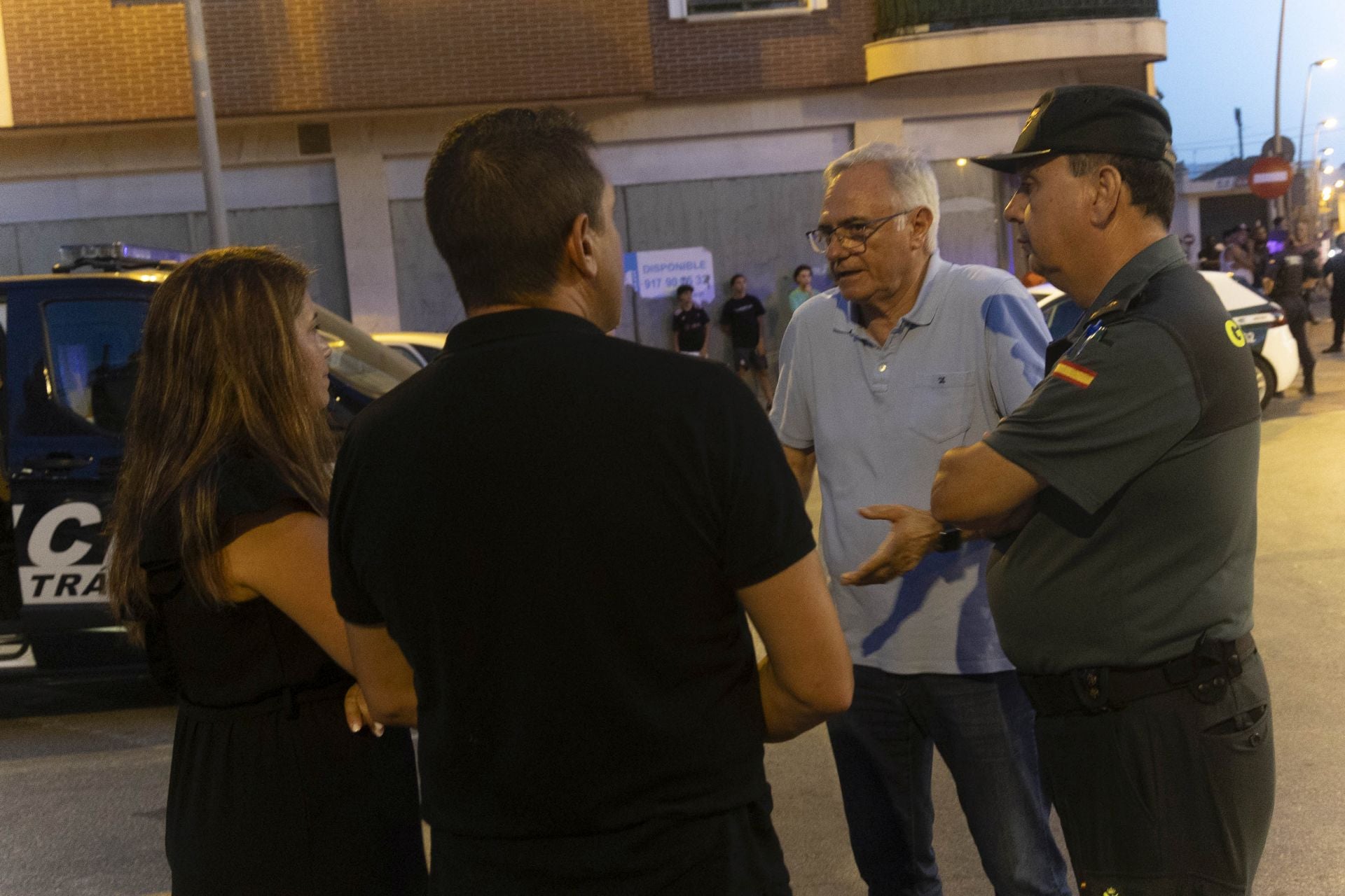 75 agentes tratan de frenar la espiral de violencia en Torre Pacheco, en imágenes