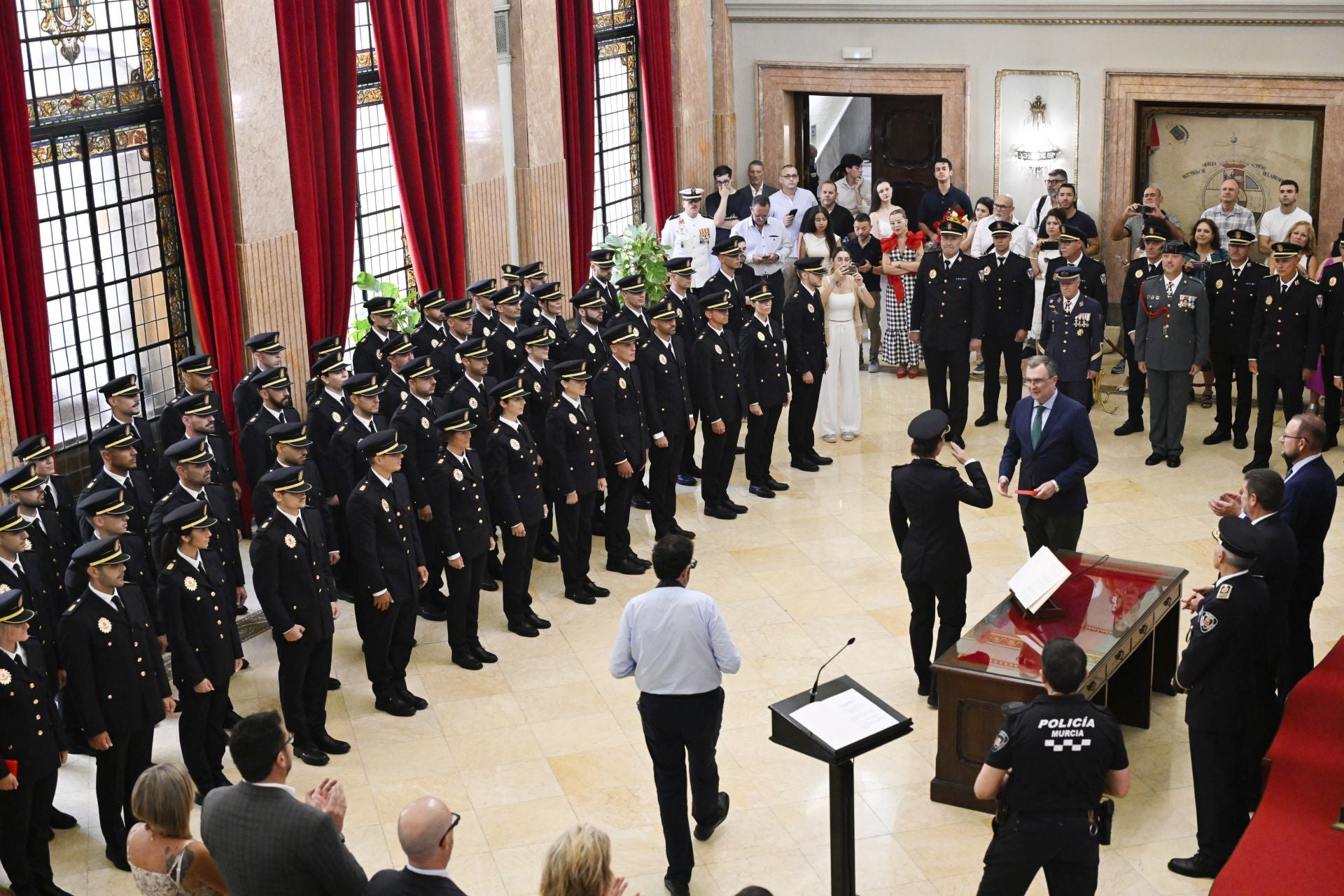 La jura de los nuevos agentes de la Policía Local, en imágenes