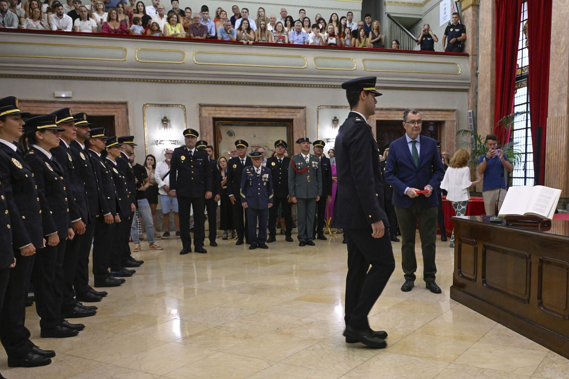 La jura de los nuevos agentes de la Policía Local, en imágenes