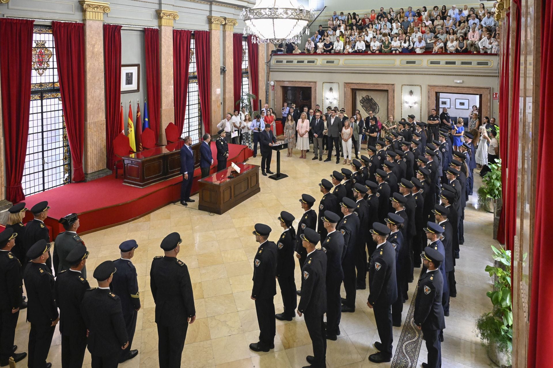 La jura de los nuevos agentes de la Policía Local, en imágenes