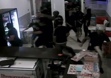 Grupos ultras destrozan un local de kebab en Torre Pacheco