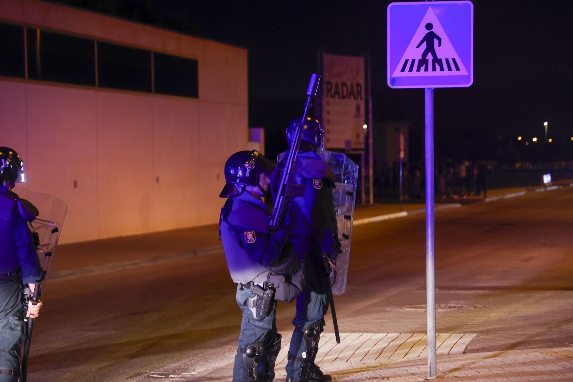 Torre Pacheco vivió este lunes una noche de calma tensa, en imágenes