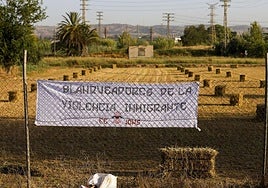 La pancarta intimidatoria contra LA VERDAD.
