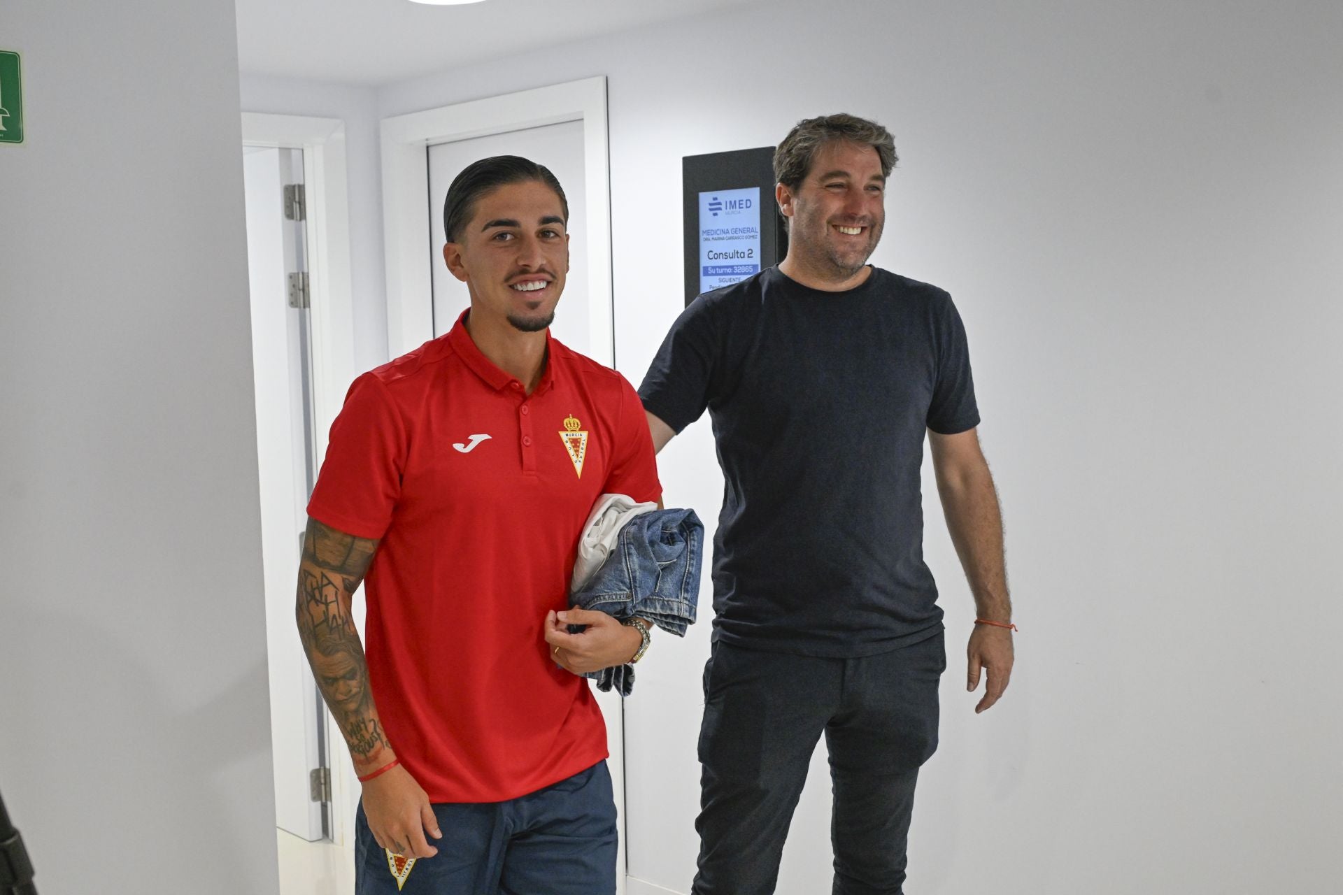 Las imágenes de los jugadores Real Murcia en el reconocimiento médico