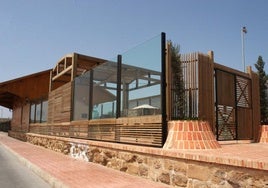 Antiguo apeadero que se pretende rehabilitar para la reapertura del Centro de Interpretación de la Industria Salinera de Torrevieja.