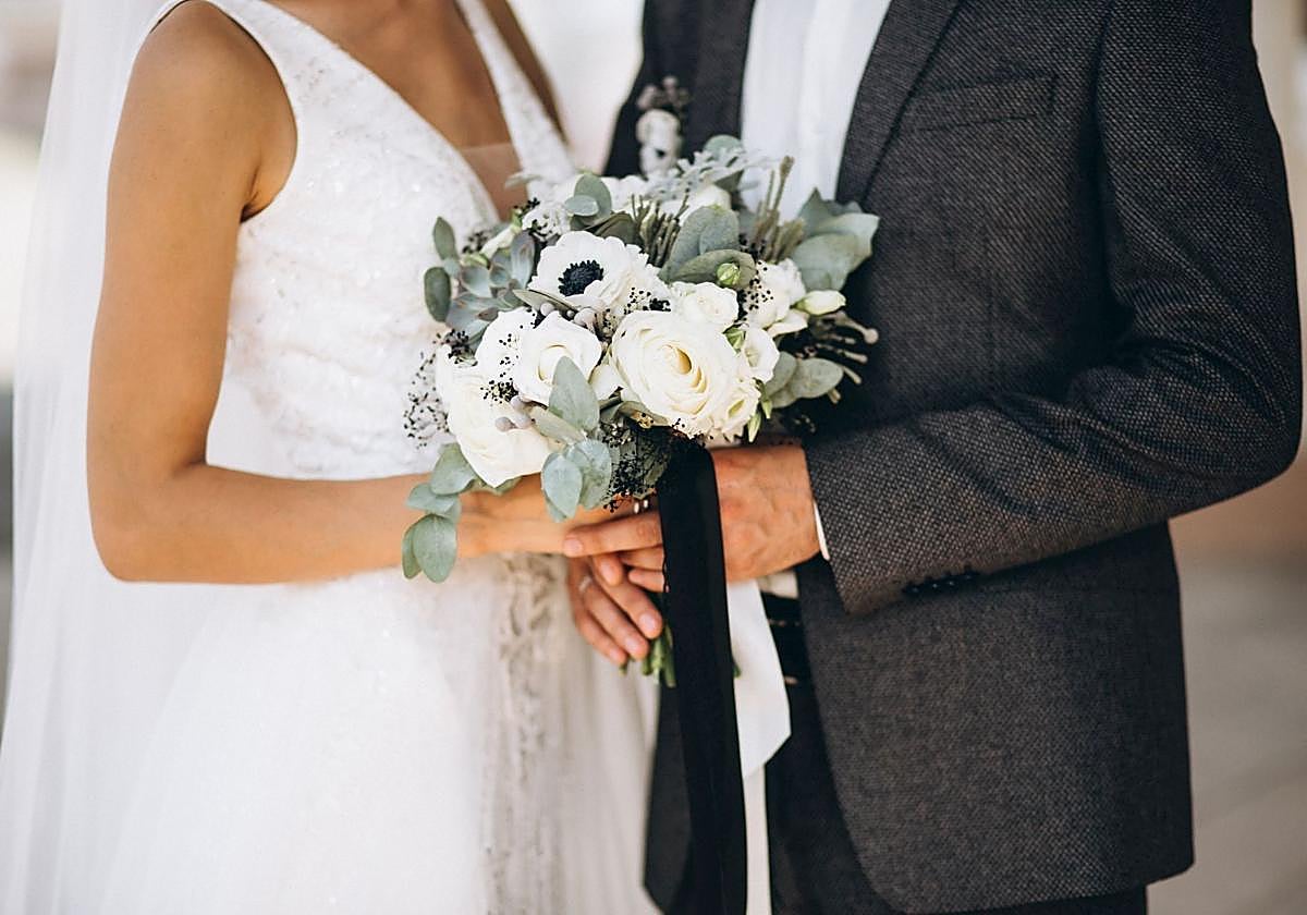 La leyenda popular para evitar la lluvia el día de tu boda: así se aplica en Murcia.