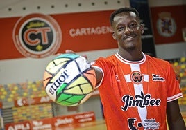 El cierre francés Mouhoudine, el día de su presentación.