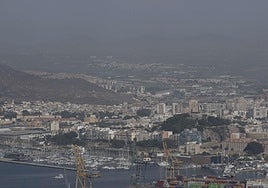 Polvo sahariano sobre la ciudad de Cartagena, en una imagen de archivo.
