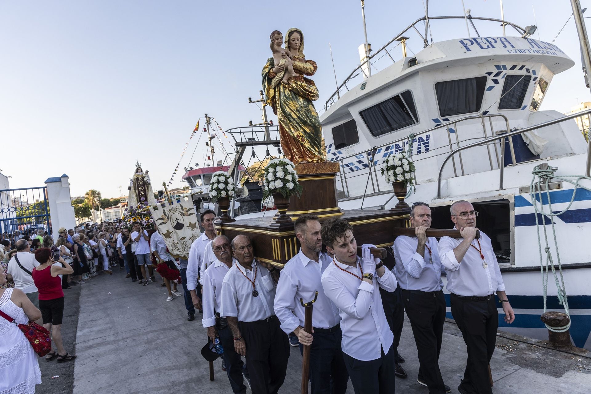 Imágenes de la procesión marítima en Cartagena de la Virgen de las Maravillas y la Virgen del Carmen