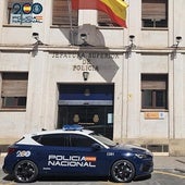 Un coche patrulla de la Policía Nacional, en Murcia.