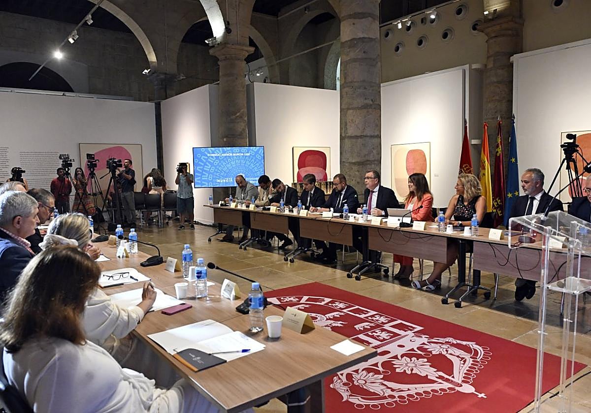 Imagen de la reunión del comité organizador de la efeméride.