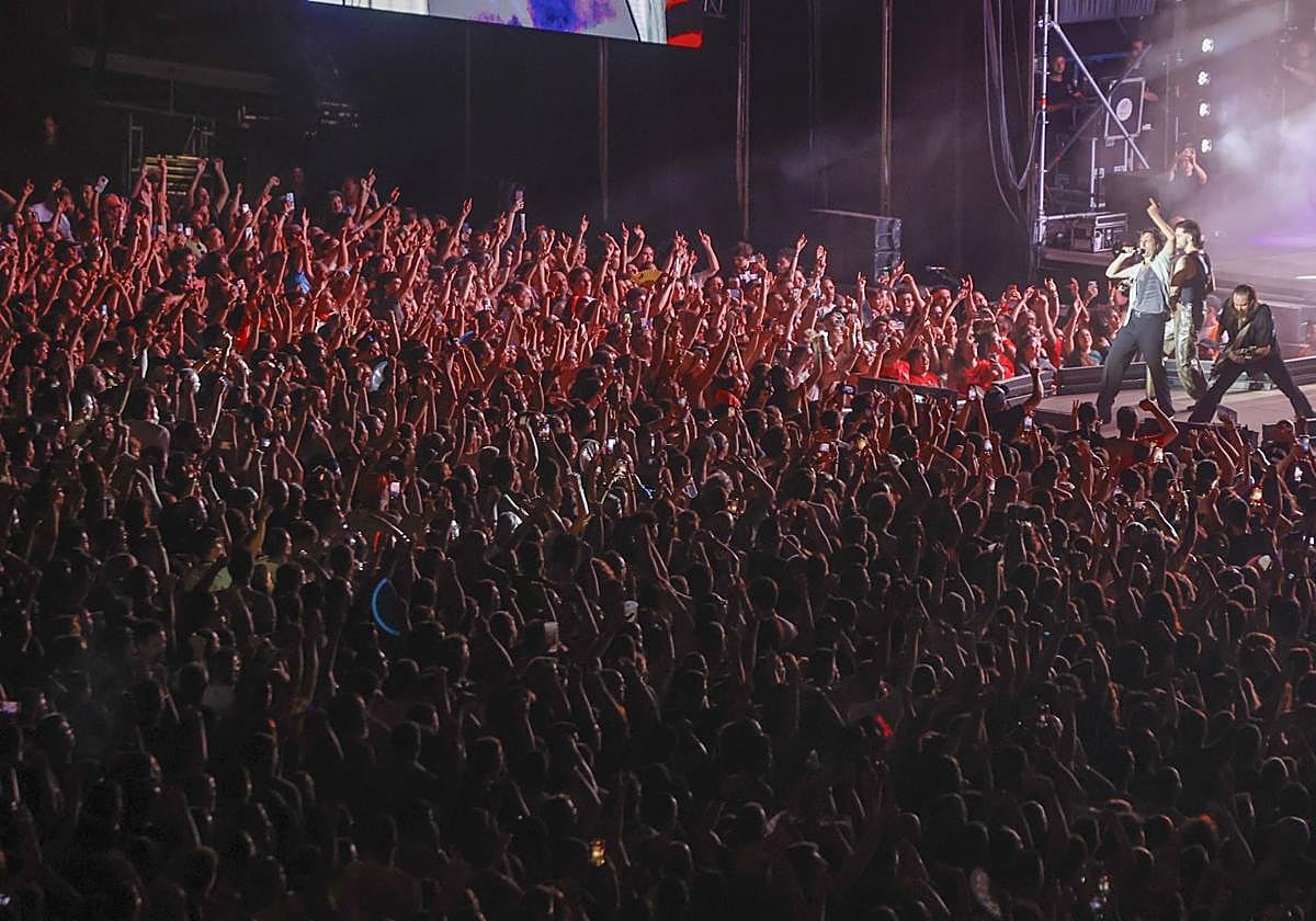 Los integrantes de Arde Bogotá, en el concierto que ofrecieron en Cartagena este mes de julio.