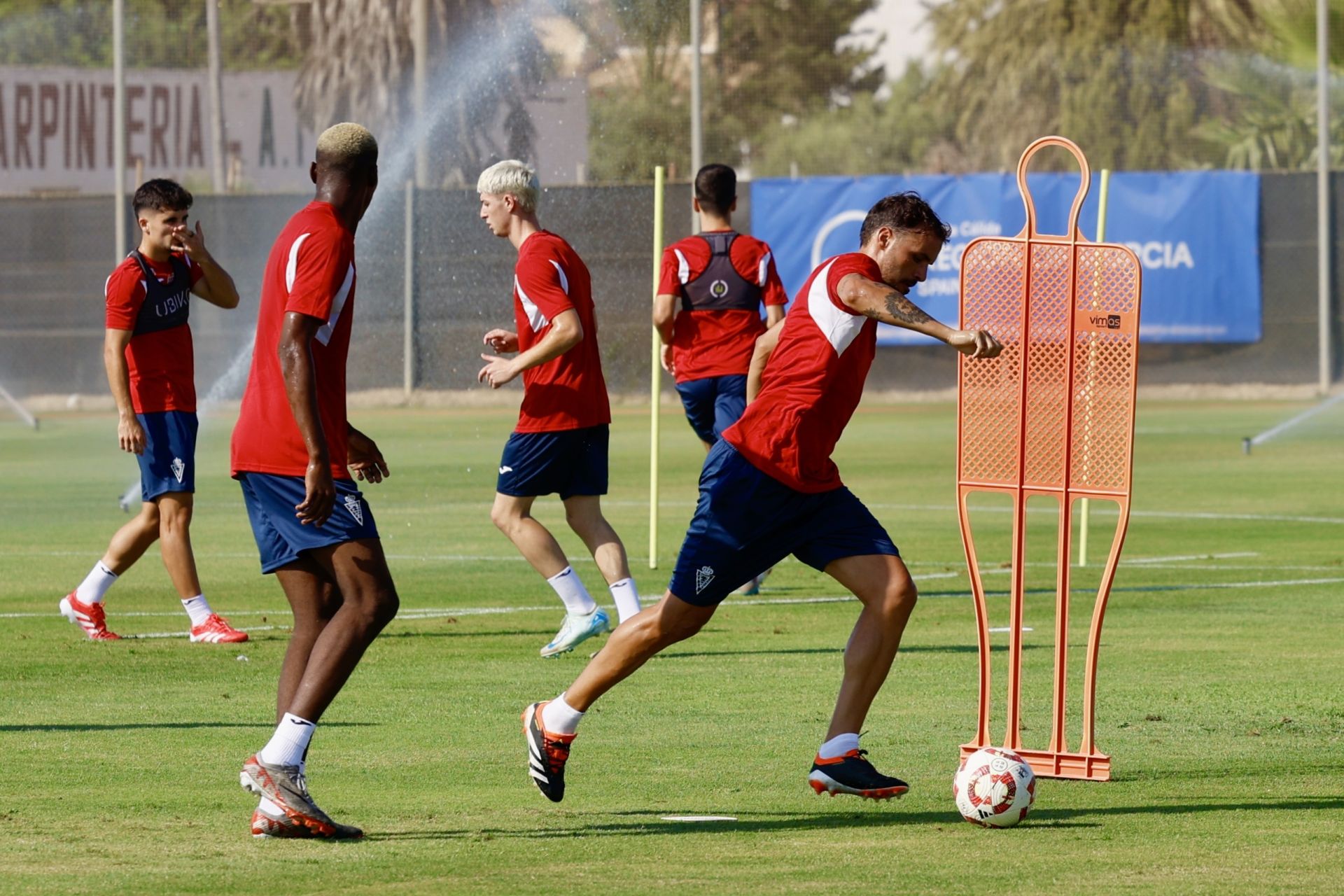 Primer entrenamiento de la temporada 2025-26 del Real Murcia, en imágenes
